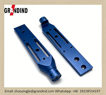 CNC-bearbetad aluminium blåanodiserad komponent